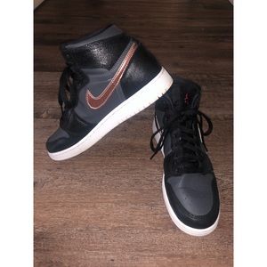 Air Jordan Retro 1 High Gray/Rose Gold- Size 7